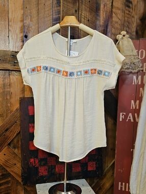 375 mine Cream Short Sleeve Embroidered Peasant Blouse